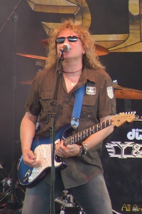 Y+T: Dave Meniketti