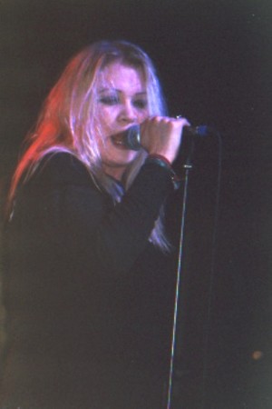 Lullycry: Tanja - live 2001