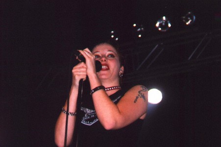 The Gathering: Anneke van Giersbergen - live 2000